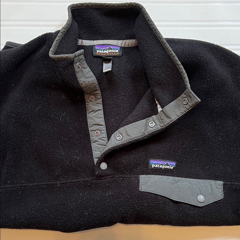Patagonia Black and Gray Snap-T Fleece